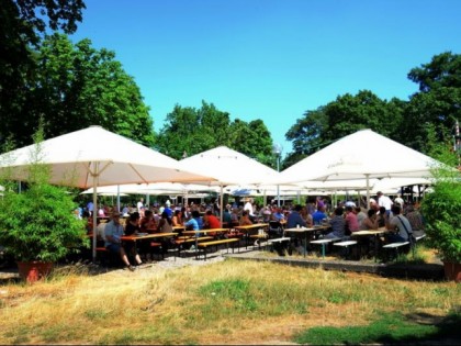 Foto: Biergarten im Schlossgarten