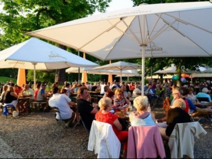 Foto: Biergarten im Schlossgarten